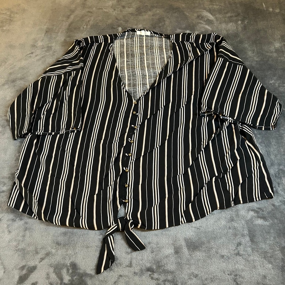 Maurices Striped Tie-Front Blouse Button Down V-Neck Top Womens size 3
